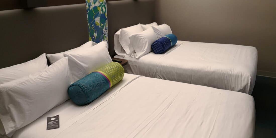Aloft Montevideo room