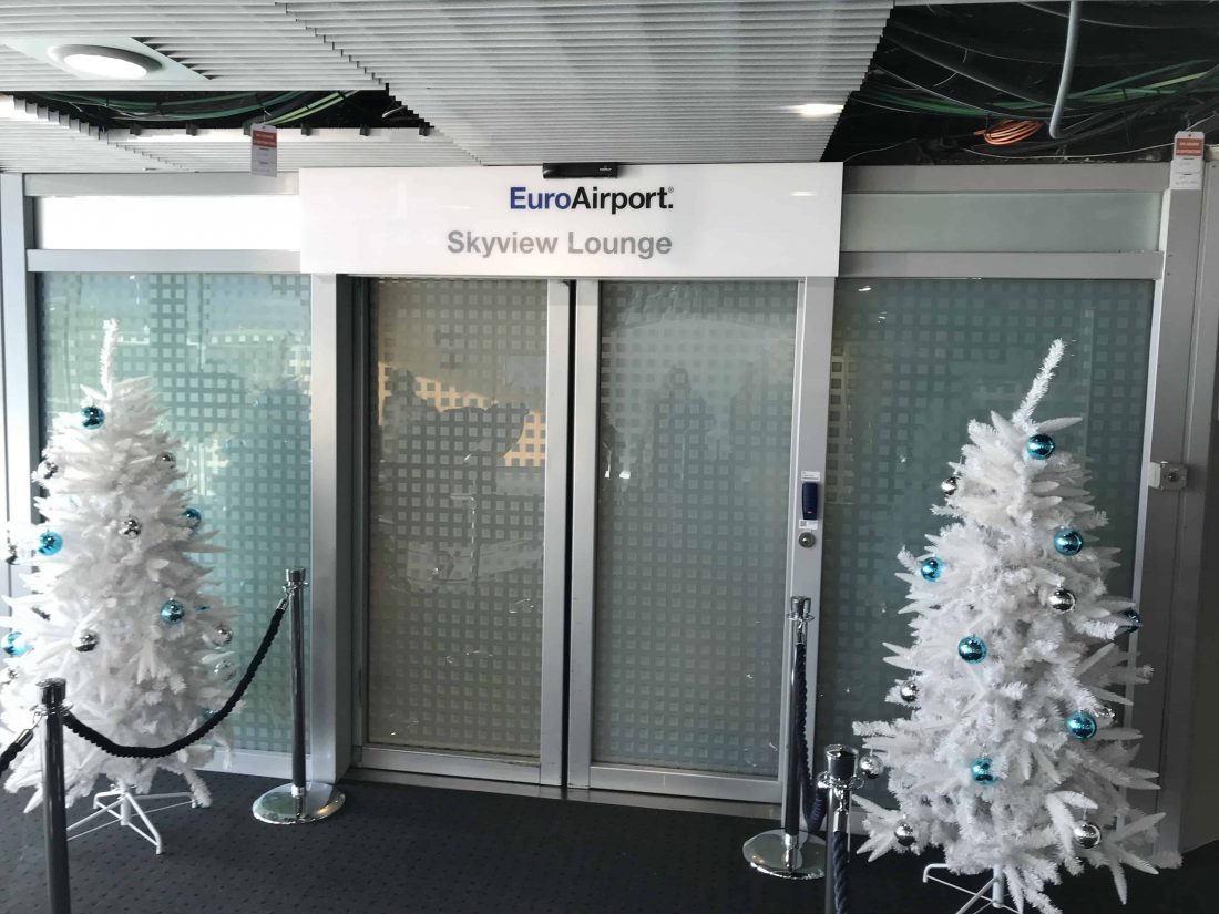 Review Basel EuroAirport Skyview Lounge Entrance