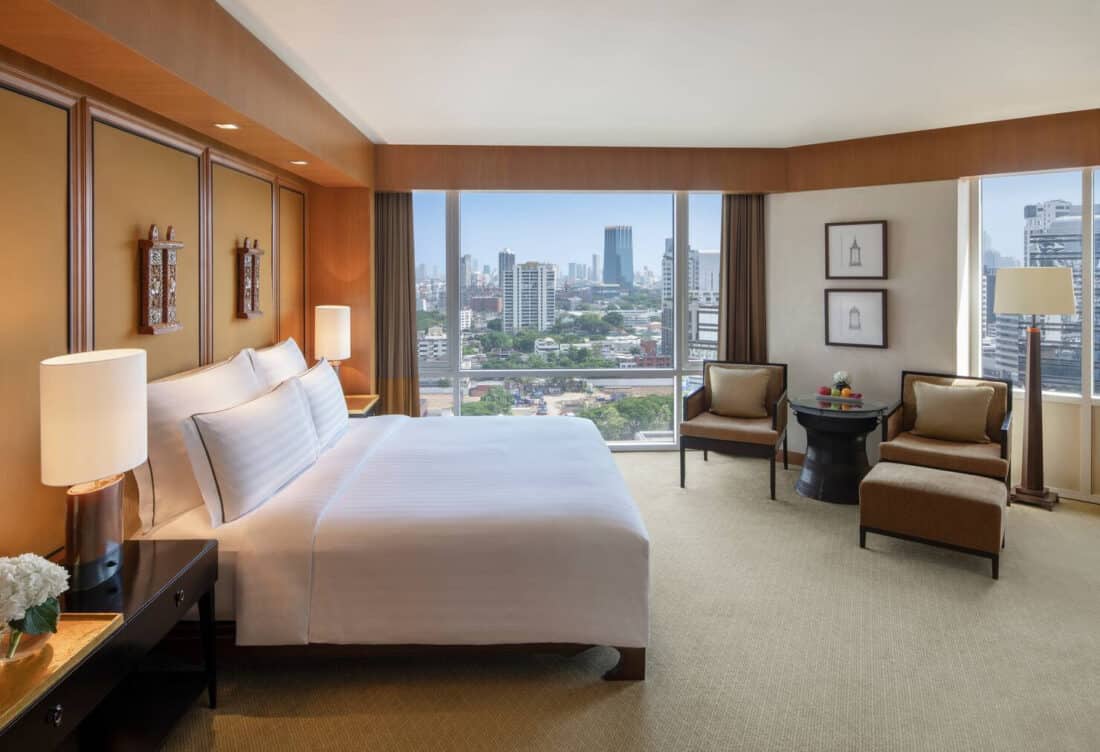 Conrad Bangkok Deluxe Corner Room