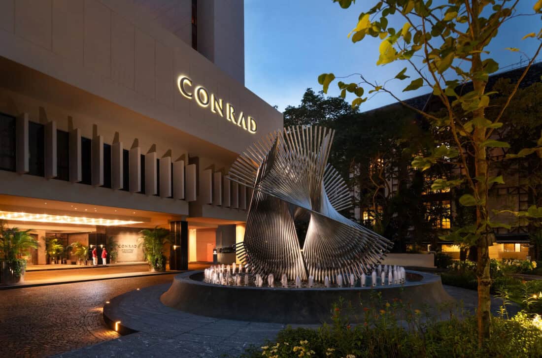 Conrad Singapore Orchard Entrance Evening 02 webp