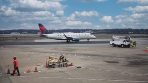 Delta Connection Embraer