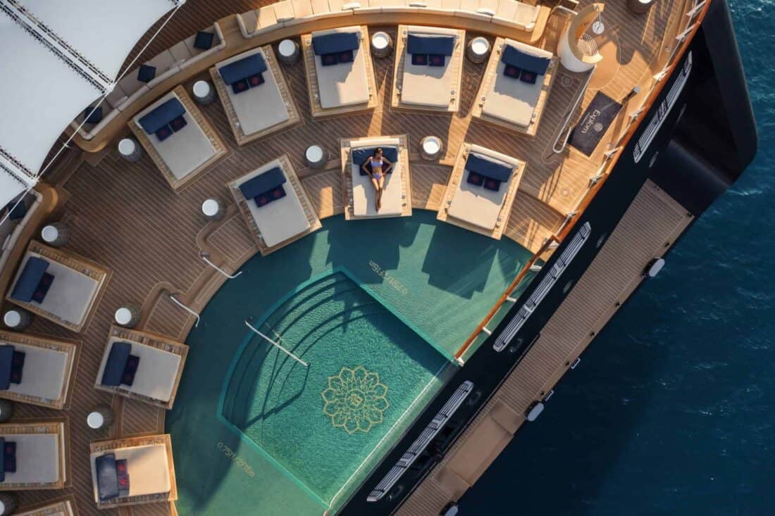 Explora II Astern Pool Drone