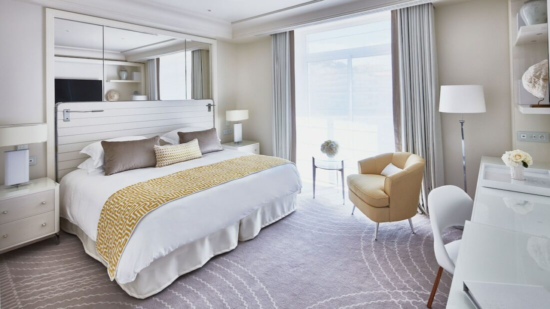 Grand Hyatt Cannes Hotel Martinez P755 Premium Room Yellow King.16x9