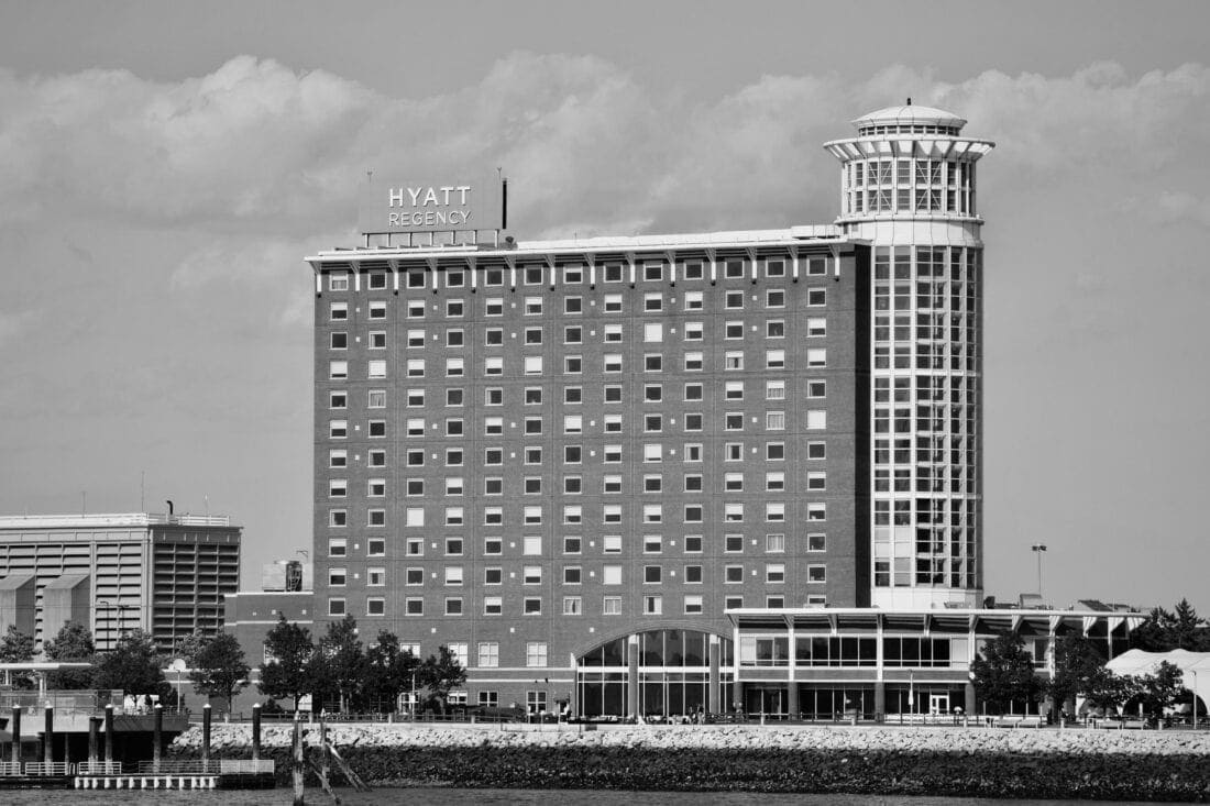 Hyatt Regency Boston Harbor Graustufen 1100x733
