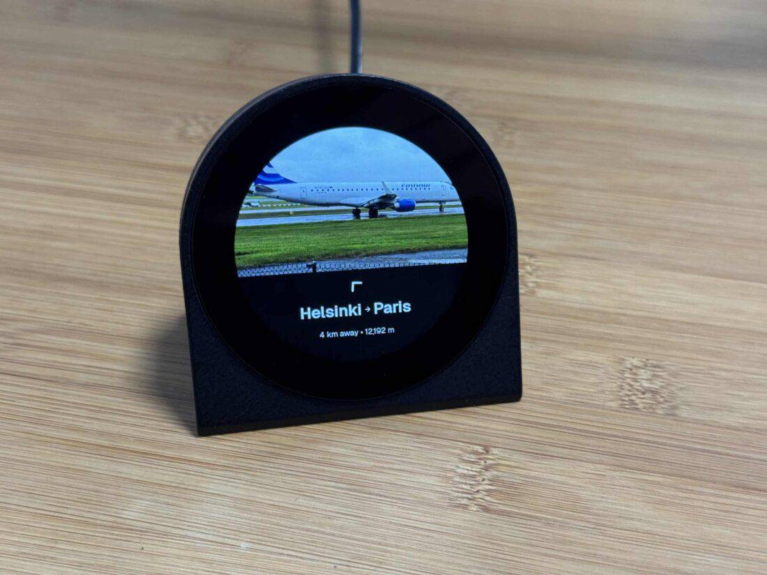 JetClock Finnair Helsinki Paris