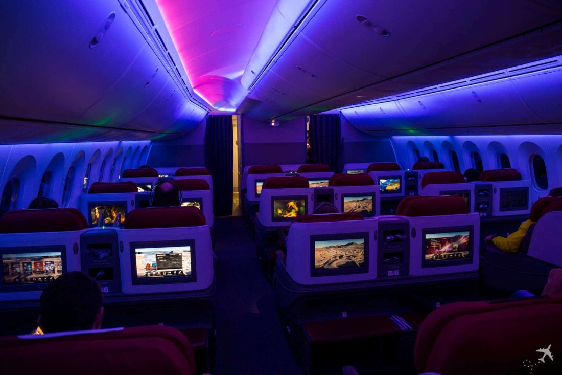 LATAM Boeing 787 Business Class Kabine Lightning