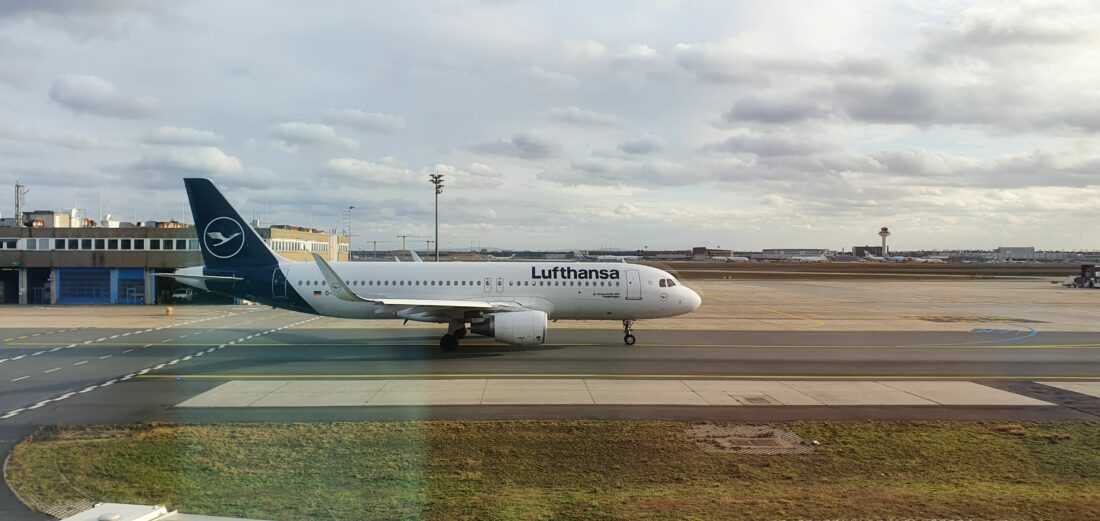 Lufthansa A320 200 in Frankfurt