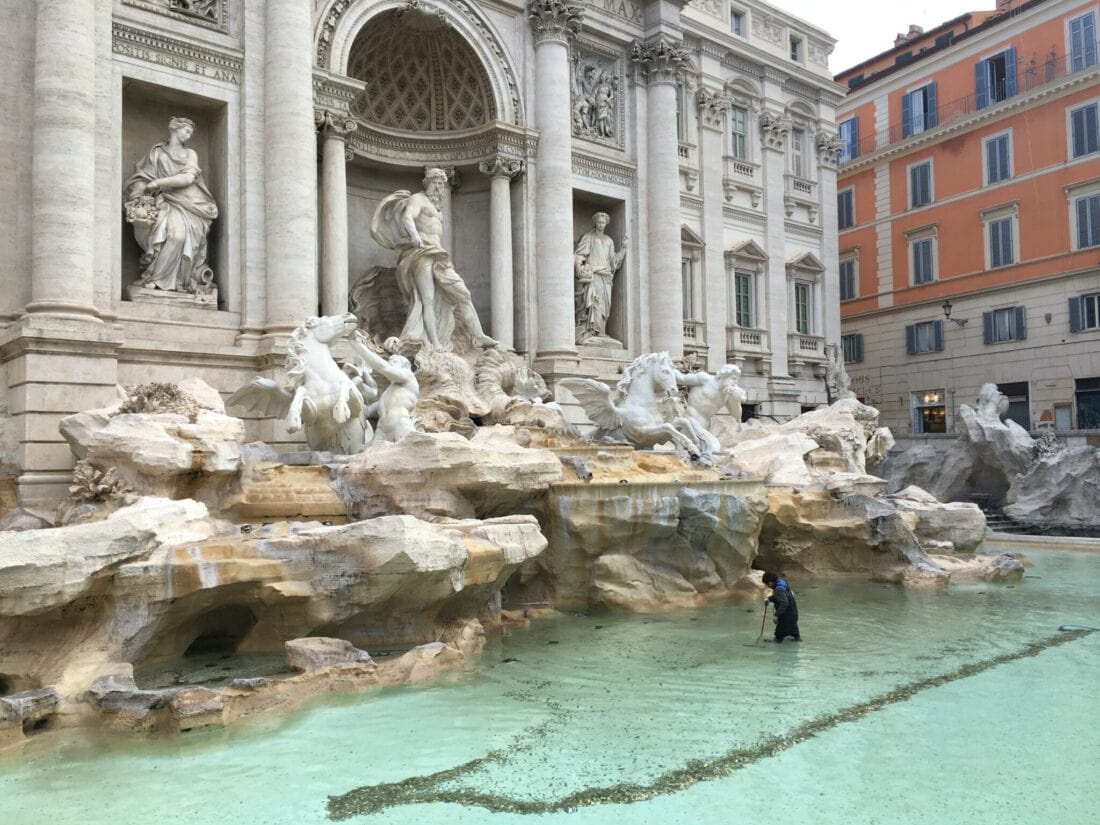 Reinigung Trevi Brunnen 1 2048x1536