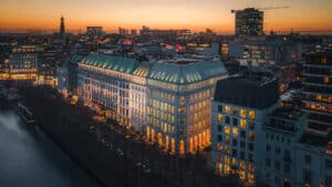 Vier Jahreszeiten Hamburg Aussenansicht
