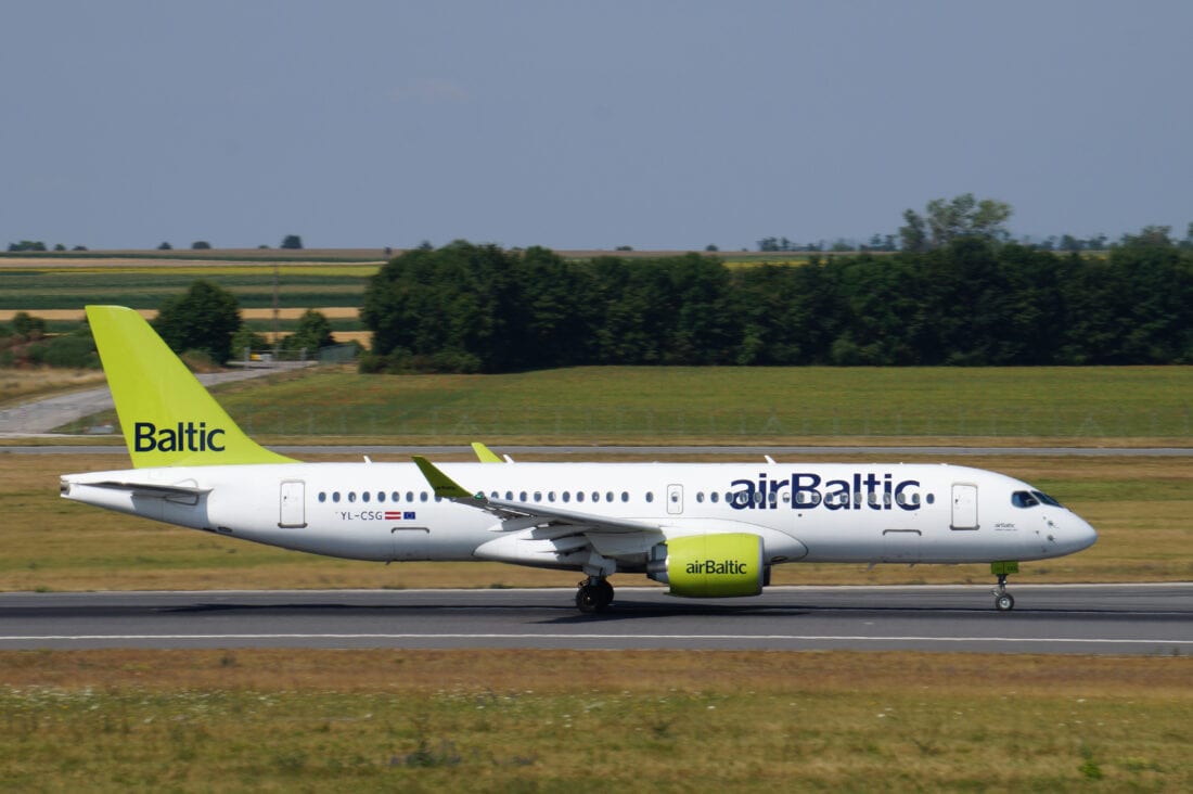 Air Baltic A220 YL-CSG in Vienna