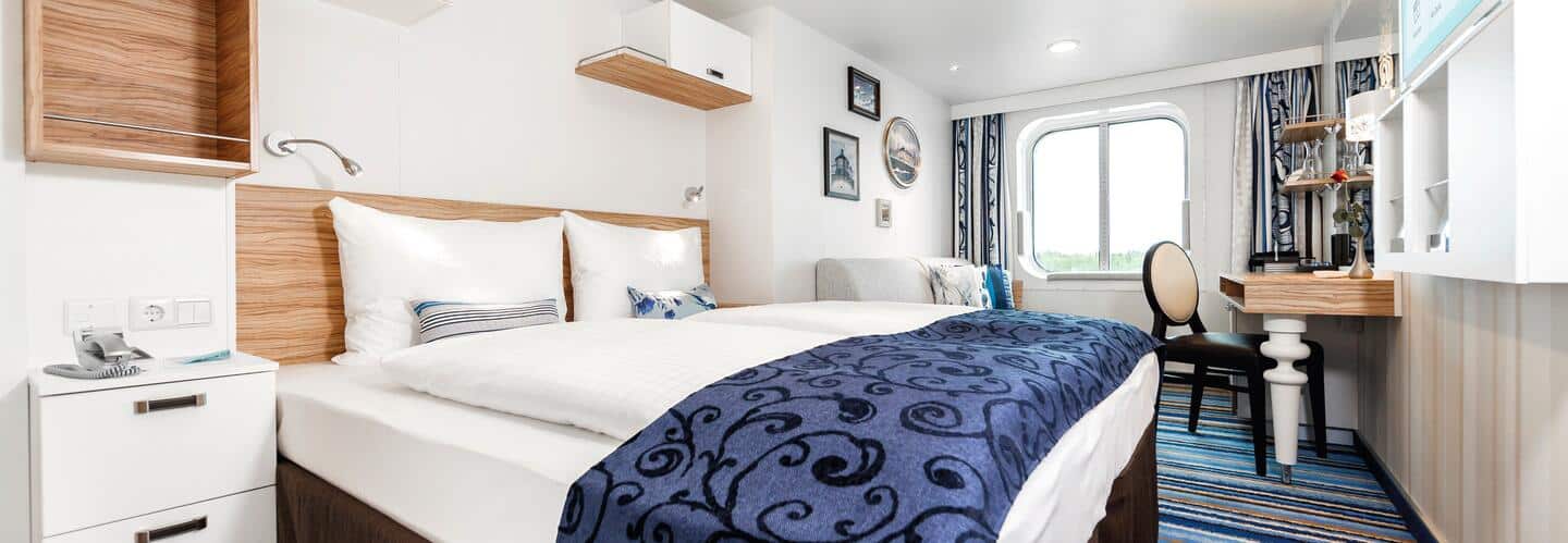 Mein Schiff 4 oceanview cabin