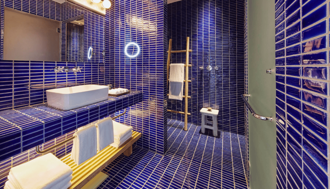COMO Point Yamu Bay Room Bathroom