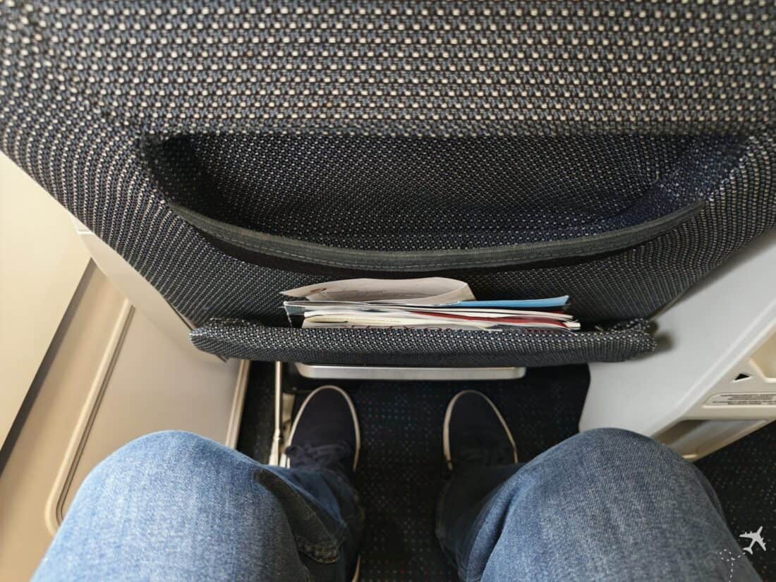 Seat pitch and dual storage nets