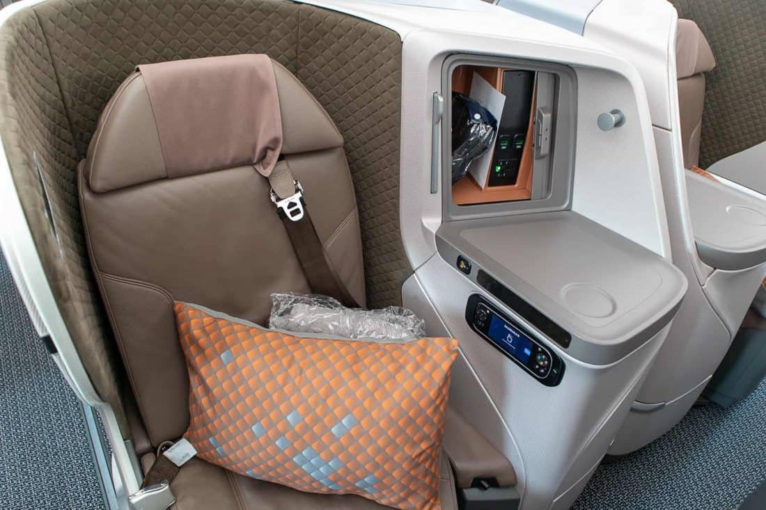 Singapore Airlines Boeing 787 10 Business Class Seat