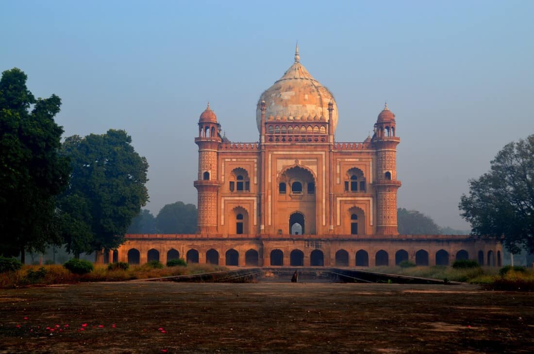 tomb, delhi, india